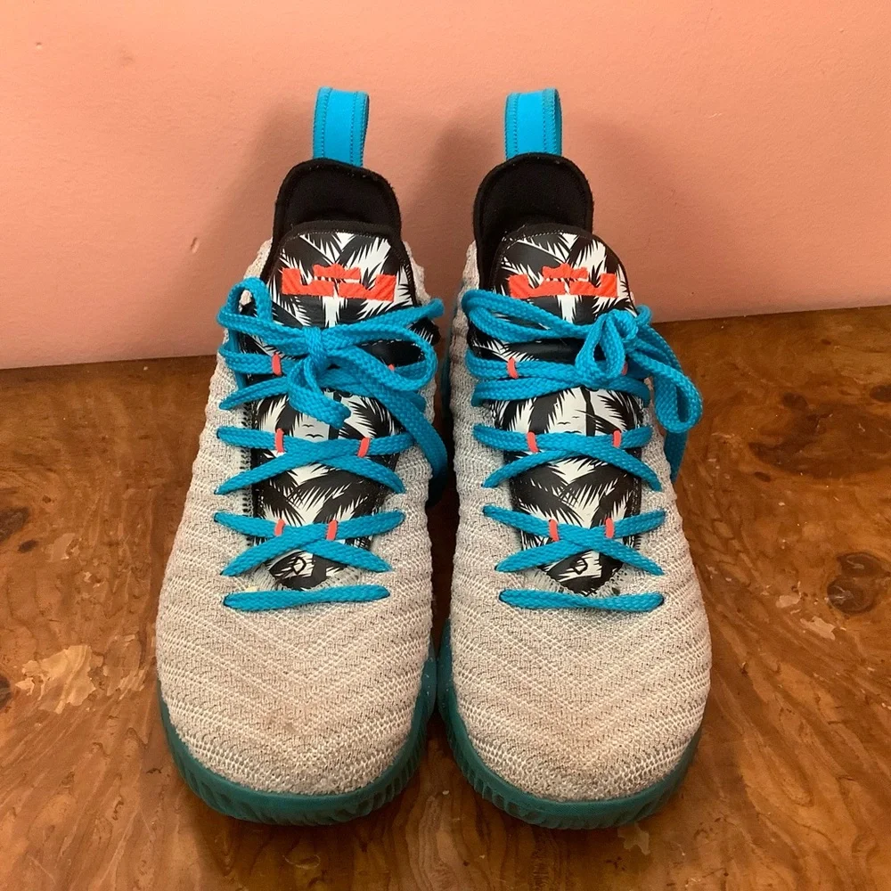 Nike Lebron AQ2465-078 Size 5Y Sneakers
